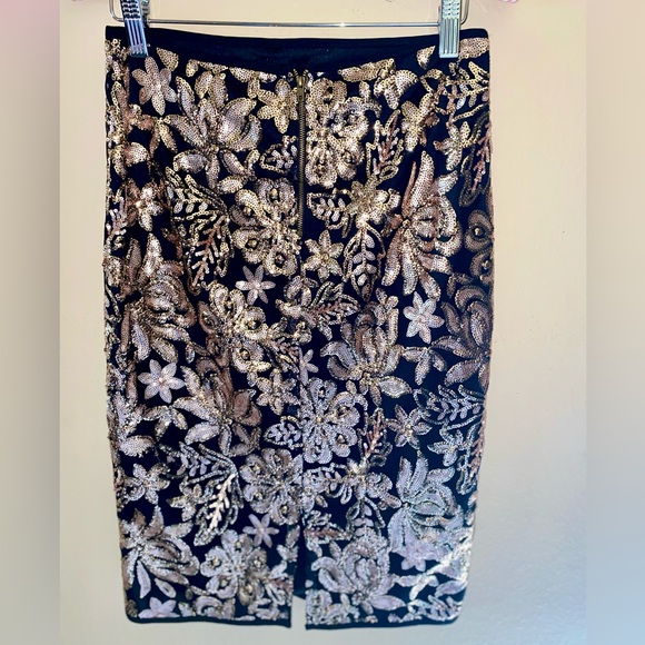 SALE-NWT Jealous Tomato Elegant Black Gold Sequin Embroidered Midi Skirt - Picture 2 of 15
